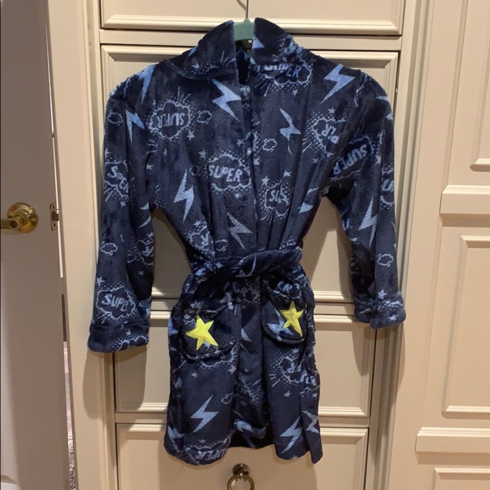 Kids PL sleep  fuzzy robe size 6 with cute hood!